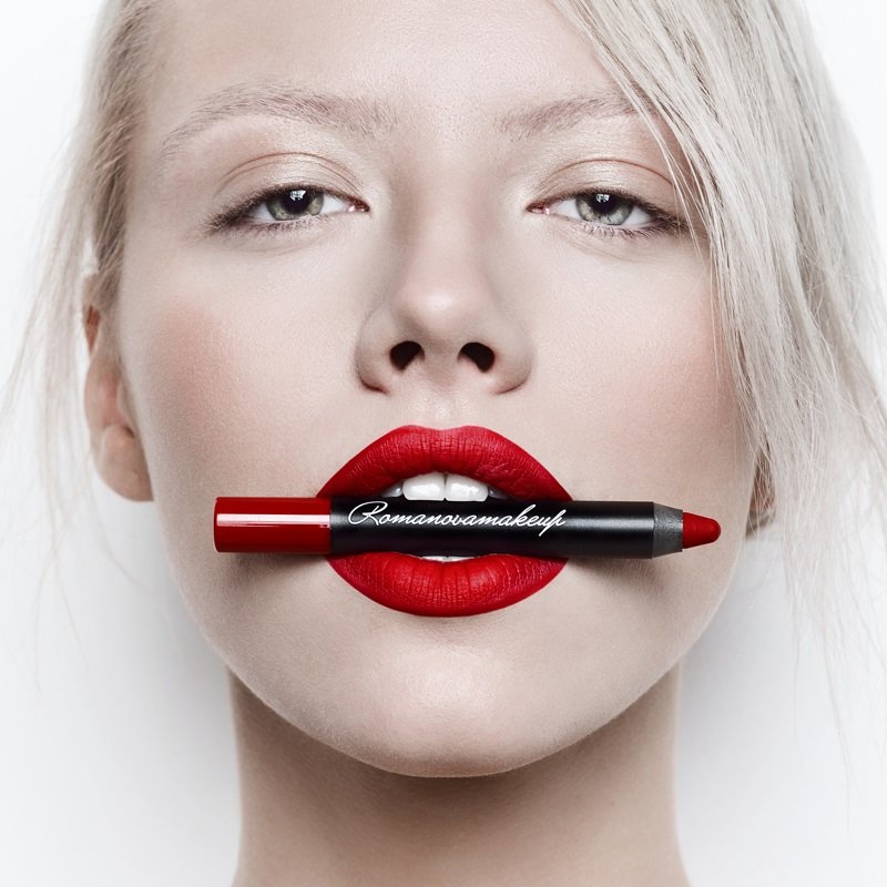Линия косметики и накладных ресниц ROMANOVAMAKEUP Линия косметики и накладных ресниц ROMANOVAMAKEUP